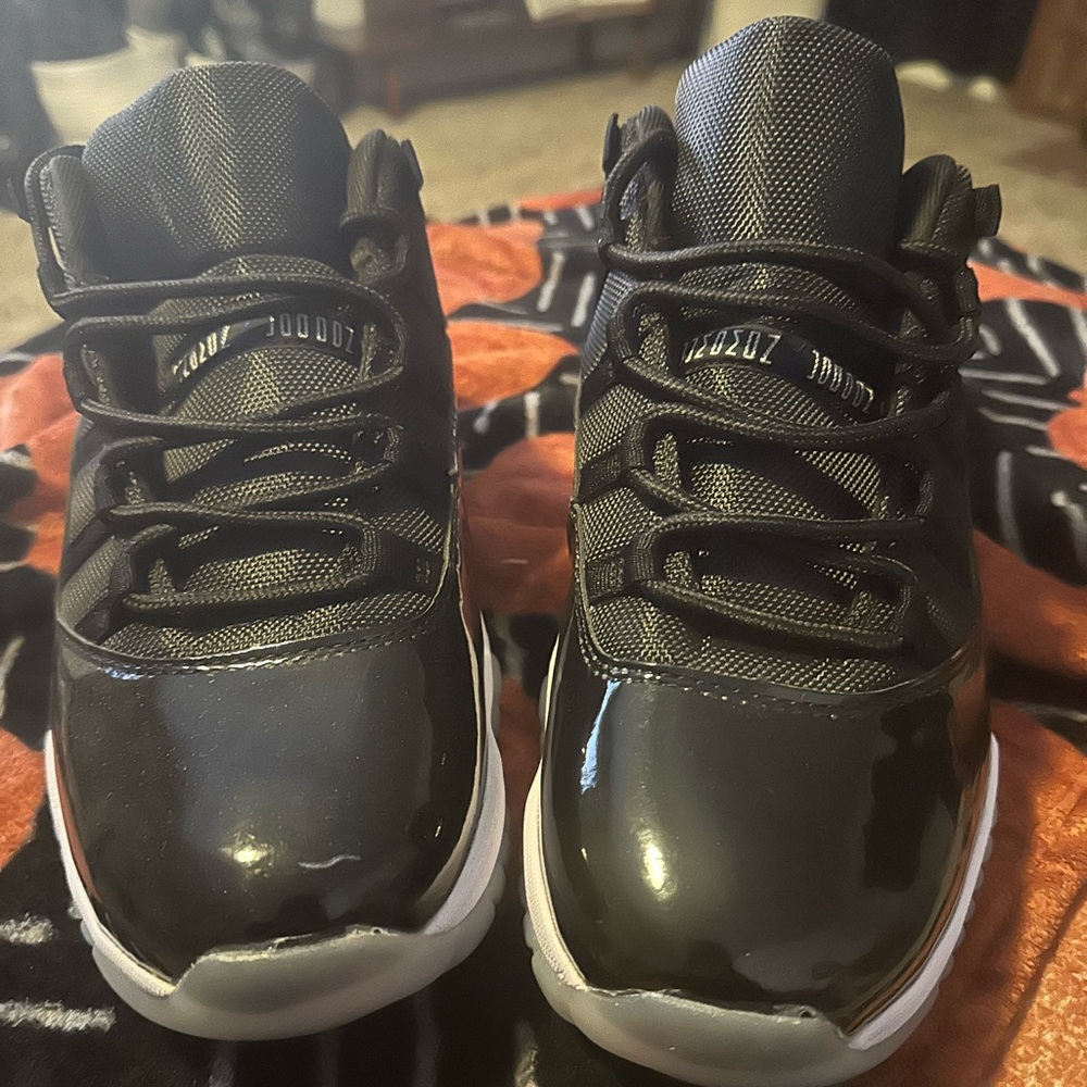 Jordan 11’s space jam lows size 11 men